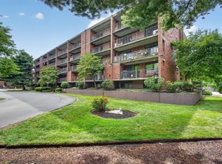 146 Marble St APT 402, Stoneham, MA 02180