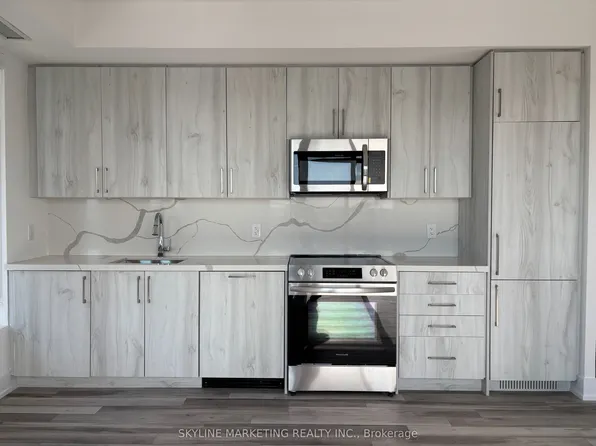 2450 Old Bronte Rd #445, Oakville, ON L6M 5P6