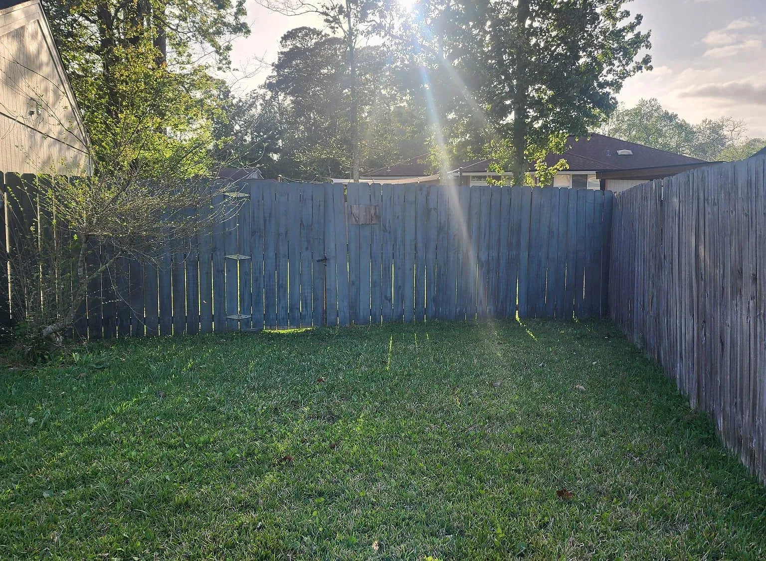 5 bed, 1958 sqft, $550 — Photo 2