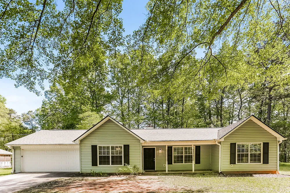130 Harriette Dr photo 1
