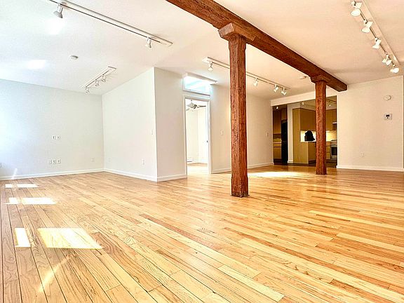 3rd image of 142 Wooster St APT 5B