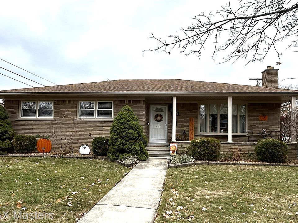 1st image of 1653 Douglas St