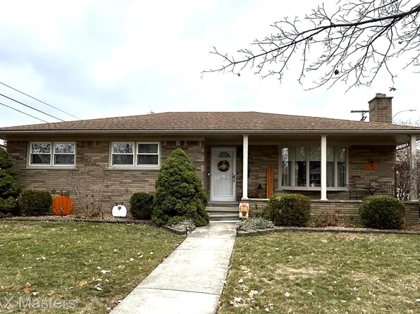 1653 Douglas St, Trenton, MI 48183
