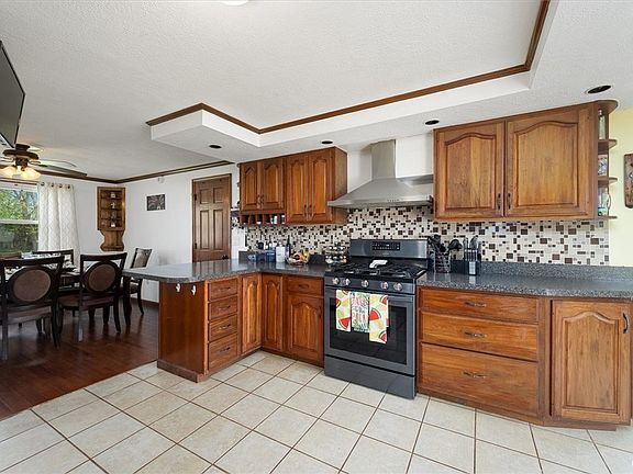 2nd image of 8771 Larchmont Dr