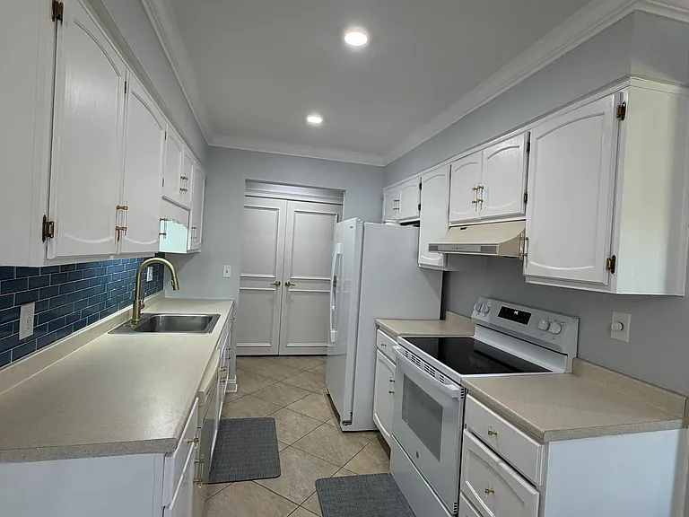 333 Vincellette St #27 — Photo 5