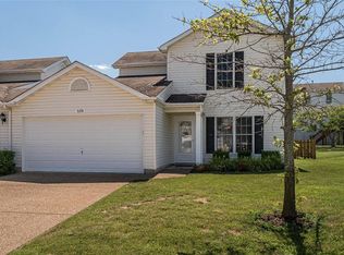 528 Donna Marie Dr, Wentzville, MO