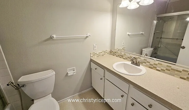 11010 NE 68th St #627 — Photo 11