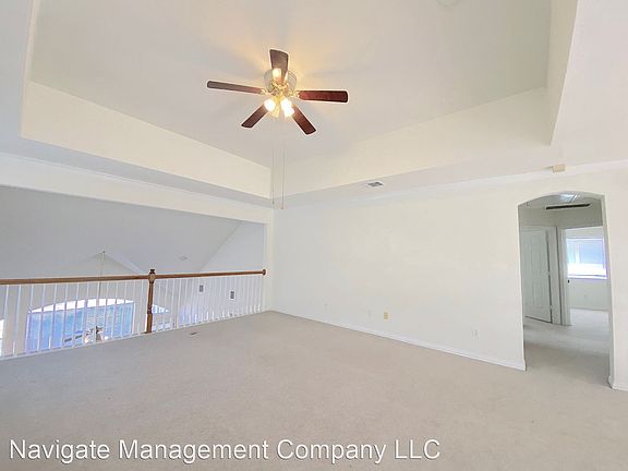 3rd image of 2889 Newport Dr