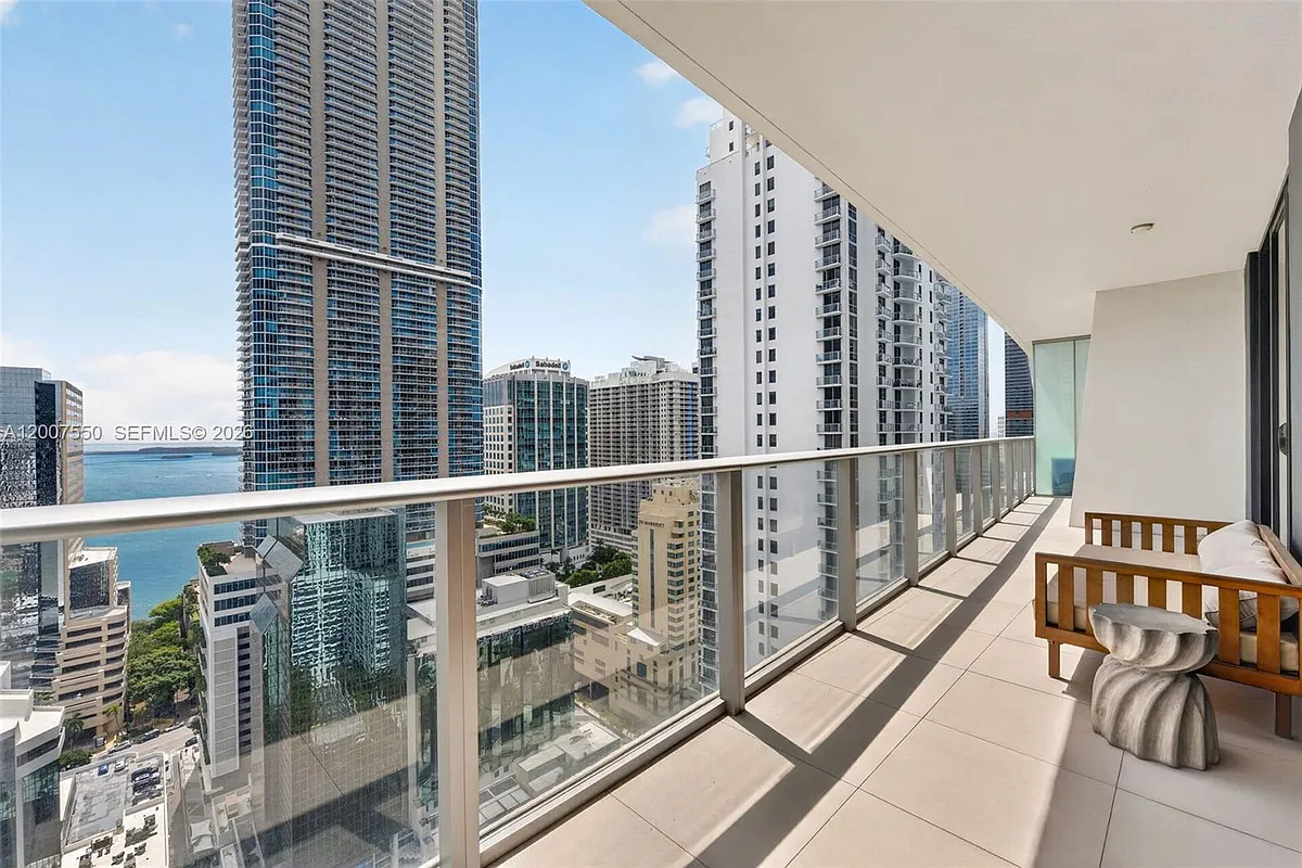 Building Photo - 1010 Brickell Ave #3004
