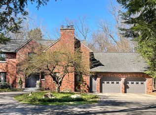 440 Greentree Ln NE, Ada, MI 49301