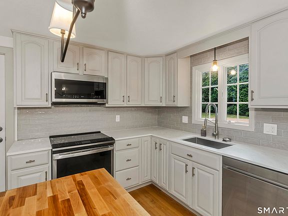 5th image of 16 Coolidge Drive