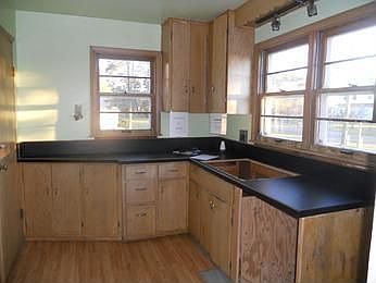 5th image of 406 S Olaf Ave