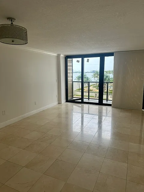 1 bed, 768 sqft, $2,500 — Photo 4