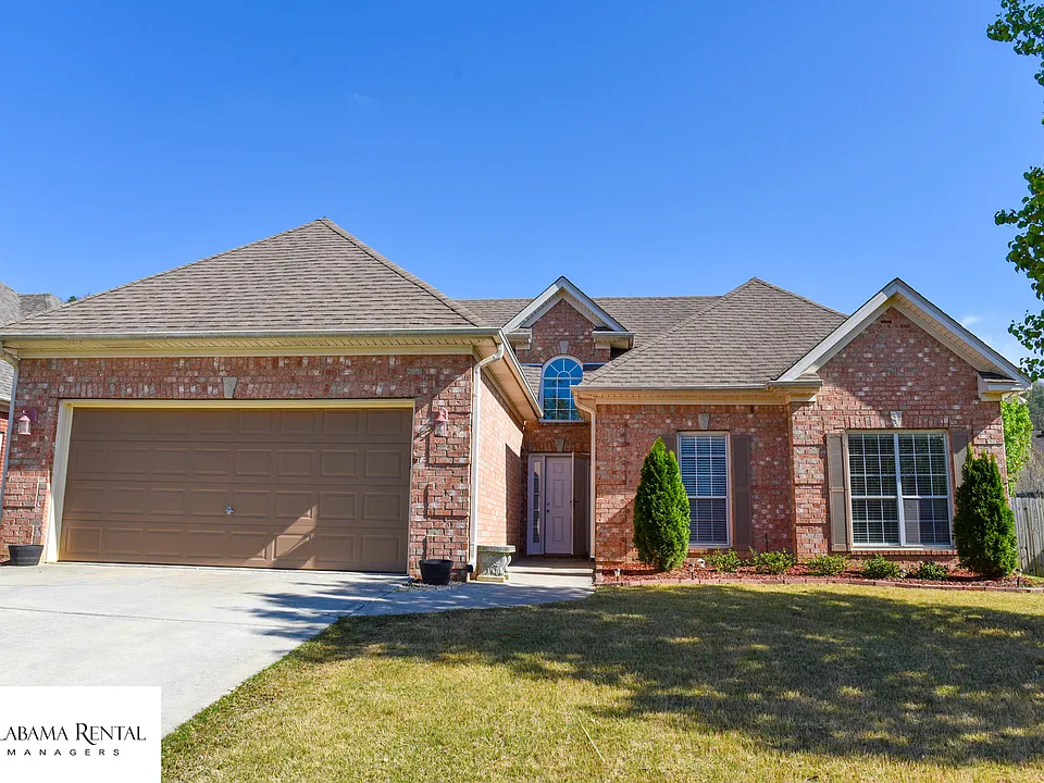 2222 Forest Lakes Ln