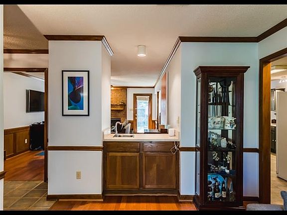 5th image of 8957 Hickory Trail Dr