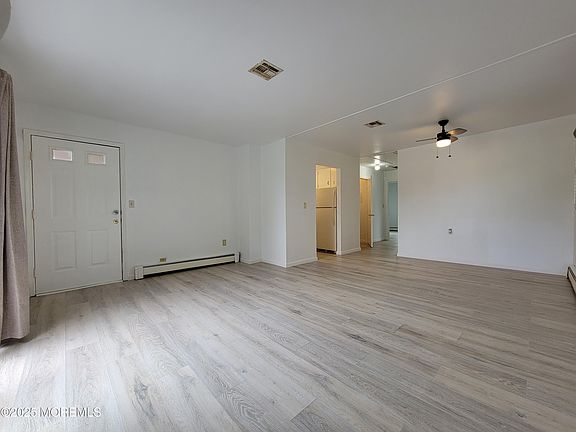 3rd image of 3126 Bridge Ave #3