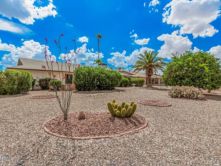 12930 W Seville Dr — Photo 33