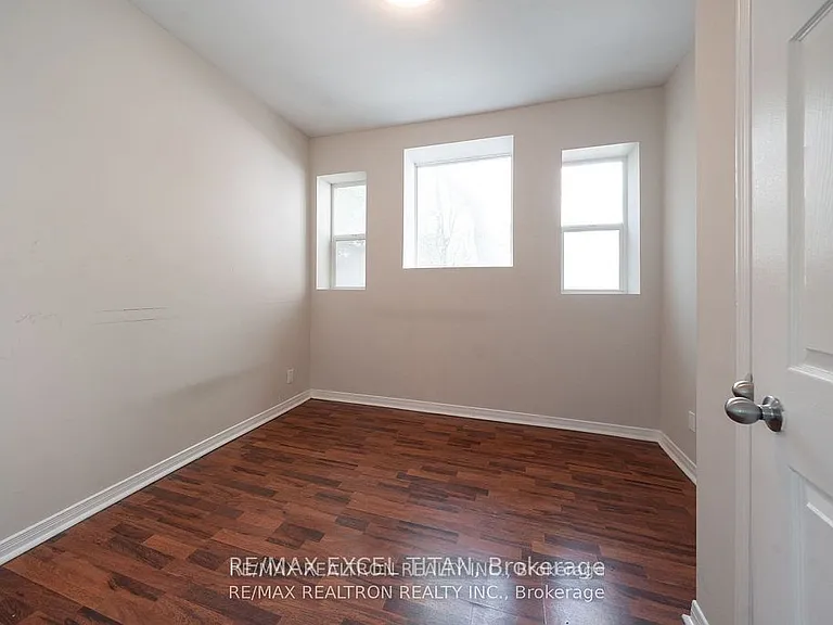 414 Jarvis St #107 — Photo 5