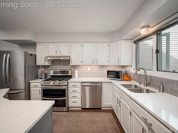 3rd image of 1034 Toni Dr
