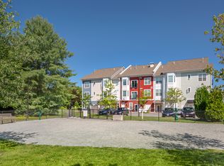3000 Taylor Pond Ln #3204, Bedford, MA 01730