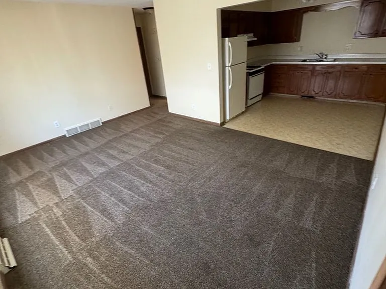 607 N 2nd St — Photo 3