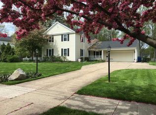 356 Bradley Rd, Bay Village, OH 44140