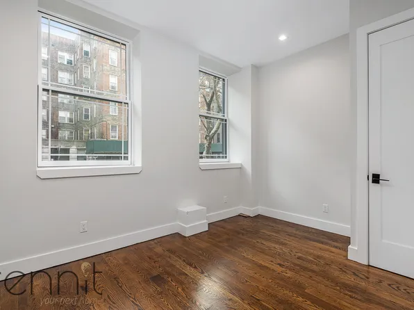 1031 Montgomery Street image 4 of 13