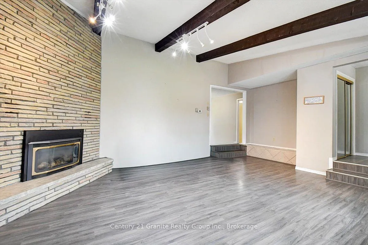 3 bed, $2,200 — Photo 4