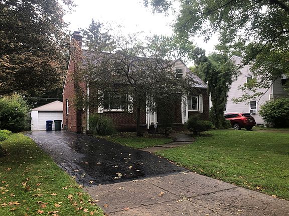 3rd image of 2975 Oaklawn St