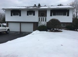 1046 Sarah Ln, Endicott, NY 13760