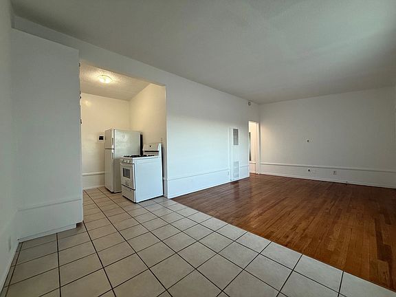 4th image of 241 4th Ave #7
