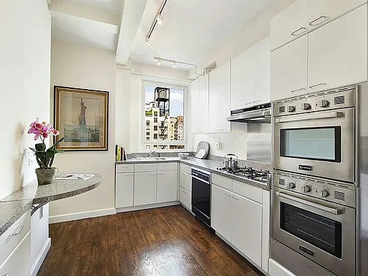 Sold by Sotheby's International Realty | media 44