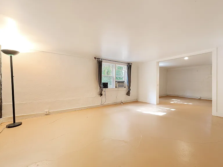 1501 West 9th Street — Photo 4