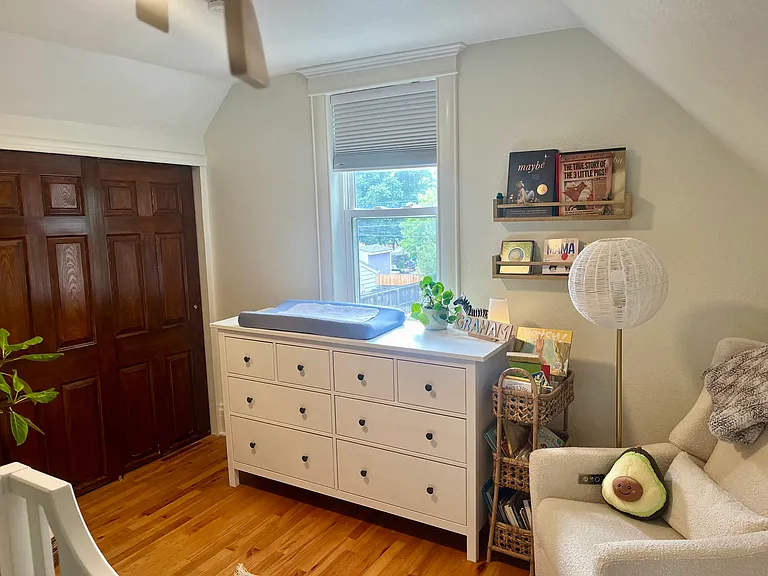 Upstairs bedroom 2