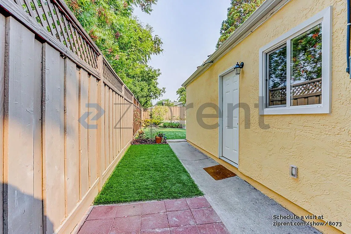 1 bed, 410 sqft, $2,250 — Photo 2