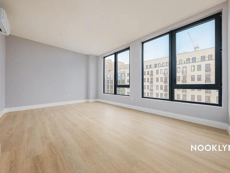26-25 4th St #513 — Photo 2
