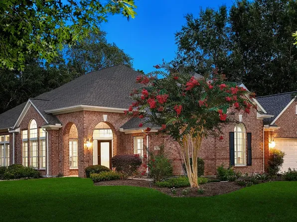 2 Bloomsbury Ct, Conroe, TX 77384