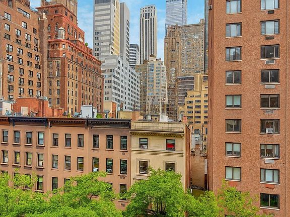 4th image of 30 E 37th St APT 8G