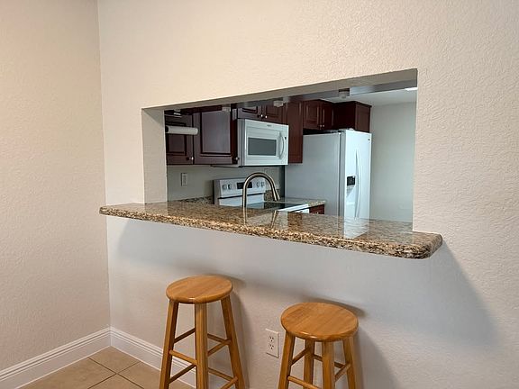 5th image of 721 SW 113th Ave #721