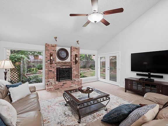 3rd image of 19618 ENCINO KNOLL ST
