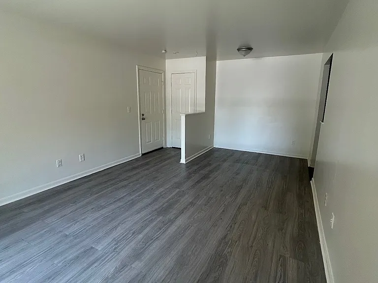 162 Richardson Pl #10 — Photo 2