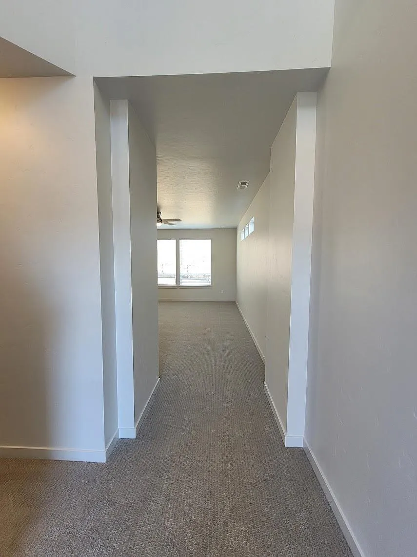 3 bed, 2.5 bath, 2017 sqft, $2,795 — Photo 3