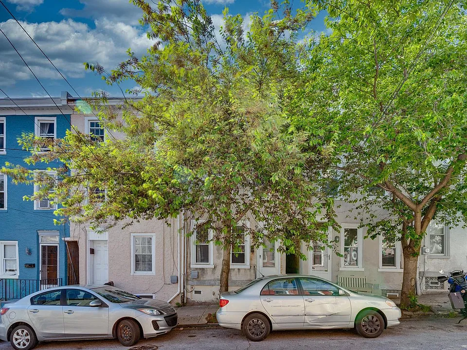 156 East St