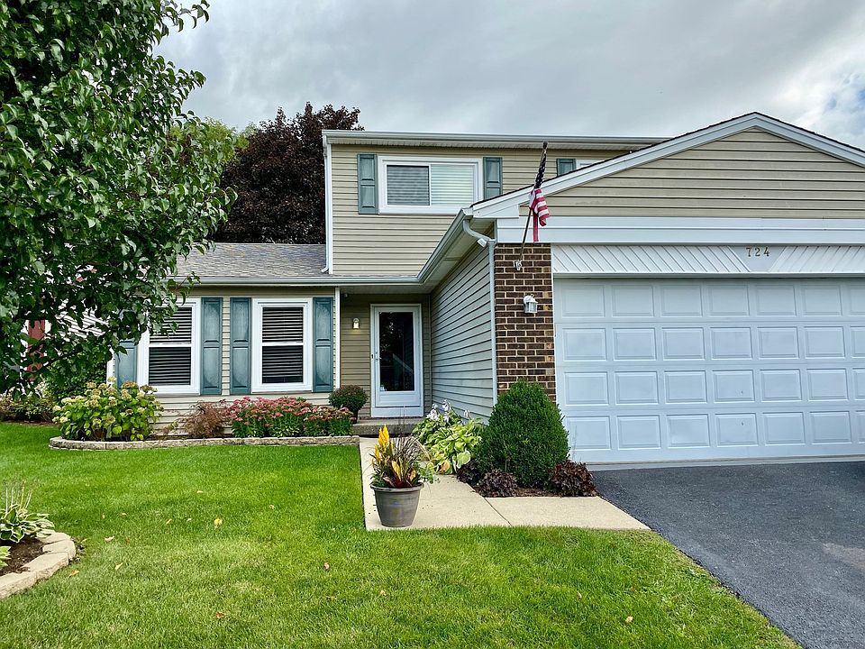 1st image of 724 N Lakeside Dr