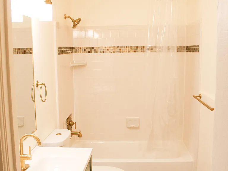 732 Salem Ave — Photo 11