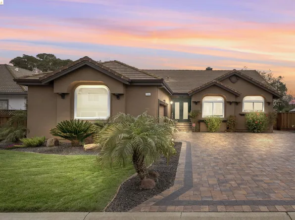 2305 Wayfarer Dr, Discovery Bay, CA 94505