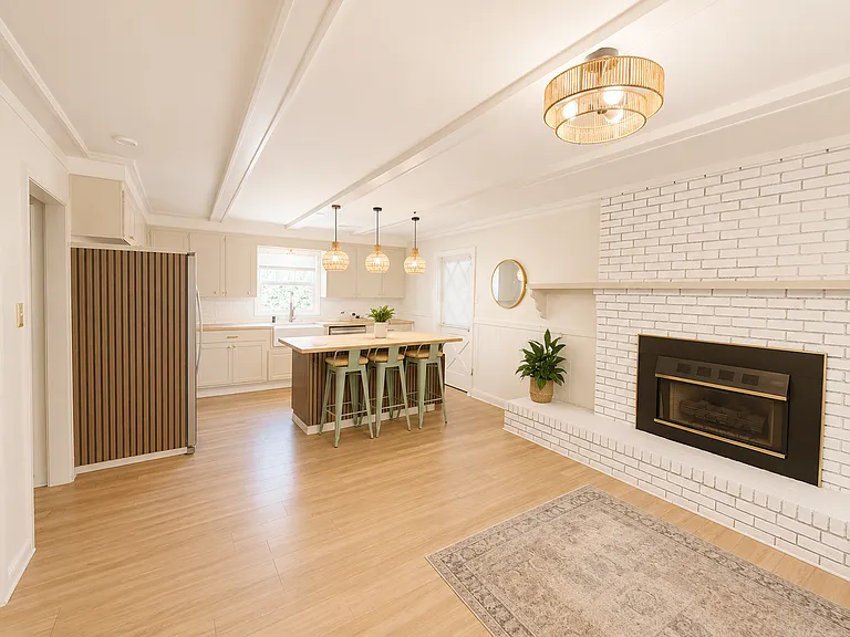 1004 Blanton Pl — Photo 4