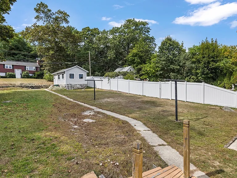 117 Gorham St — Photo 22