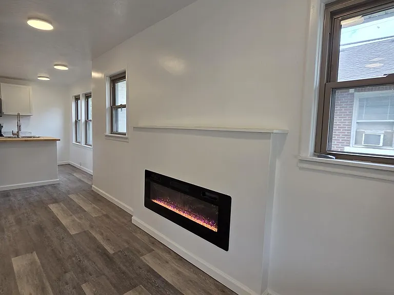 1004 E Delmar St — Photo 8