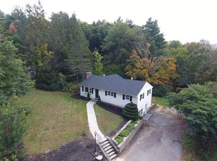 8 Blueberry Ln, Sturbridge, MA 01566